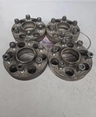 Nissan Pathfinder R51 Wheel spacers 