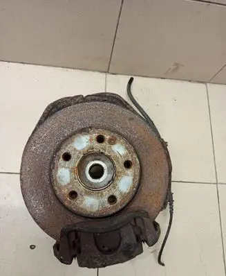 Mercedes-Benz A W169 Front wheel hub spindle knuckle