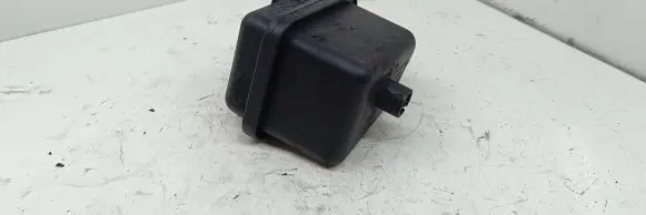 Volkswagen PASSAT B6 Vacuum air tank 03G129808