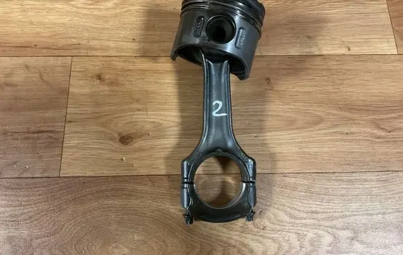 Mercedes-Benz C W203 Piston with connecting rod 
