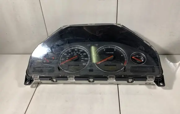 Volvo XC90 Speedometer (instrument cluster) 8691648