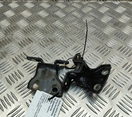 Mitsubishi L200 Rear door hinge set MB546472 MB546471