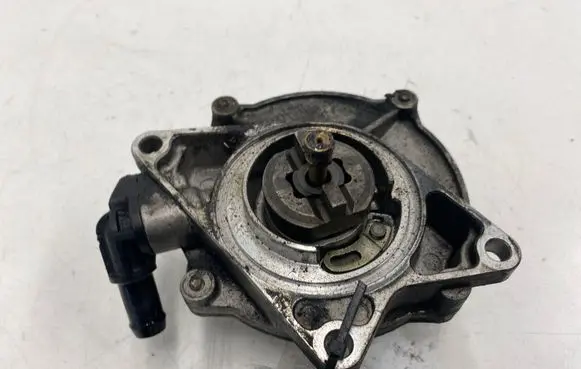 Audi A6 S6 C5 4B Vacuum pump 057145100C