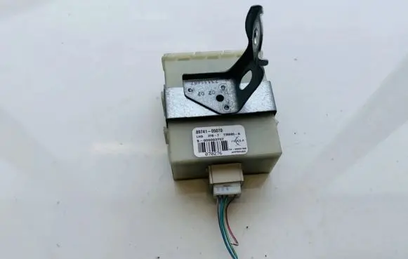 Toyota Avensis T250 Door control unit/module 8974105070 89741-05070