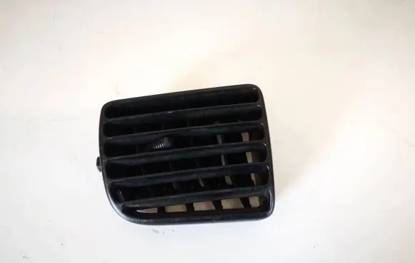 Mitsubishi Space Star Dash center air vent grill