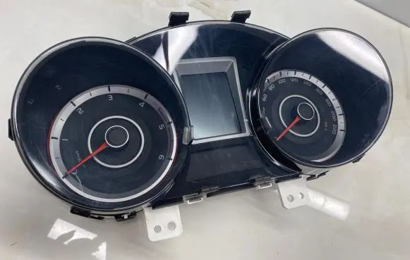 SsangYong Tivoli Speedometer (instrument cluster) 8022035120 PPTD40 X026