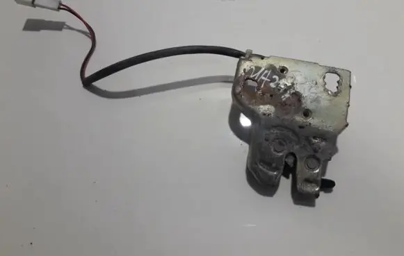 Mazda 626 Tailgate/trunk/boot lock/catch/latch