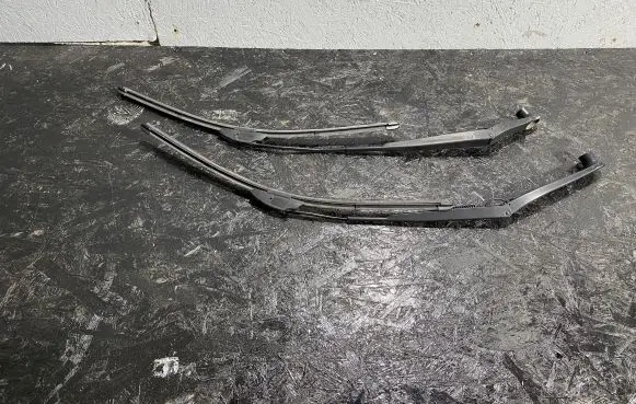 Dodge Challenger Windshield/front glass wiper blade 