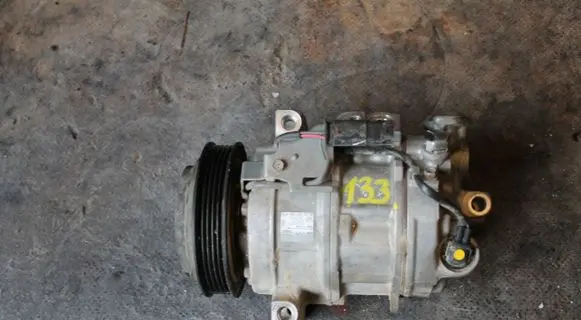 Mercedes-Benz C W203 Air conditioning (A/C) compressor (pump) VWT5T6CALIFORNIA
