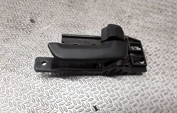 KIA Sportage Front door interior handle 826131F000