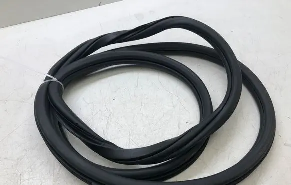 Rubber seal rear door