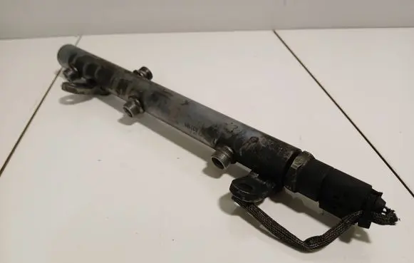 Mercedes-Benz R W251 Fuel main line pipe A6420700695 24646351 20055112