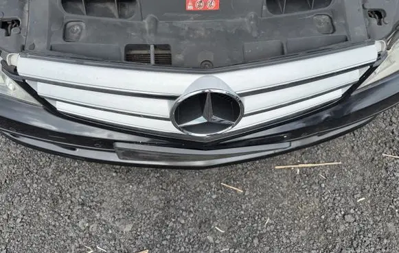 Mercedes-Benz C AMG W204 Front bumper upper radiator grill