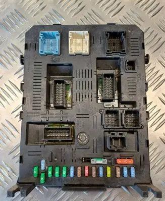 Peugeot 307 Fuse module 9663510380 BSI2004H01 01251006