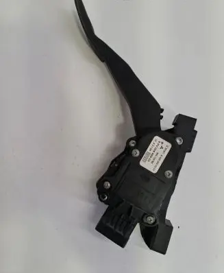 Mitsubishi Colt Accelerator throttle pedal MN125792 A4543000301 PVV00886600