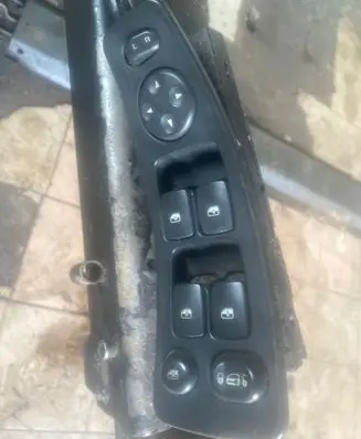 Chrysler Pacifica Electric window control switch 04685980AG 77476364