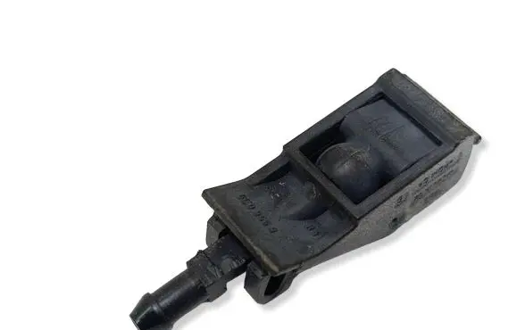 Volkswagen Golf IV Windshield washer spray nozzle 