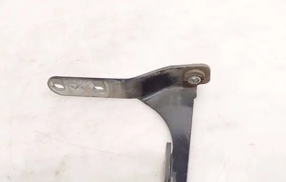 Volkswagen Amarok Tailgate hinge 2H5829642D