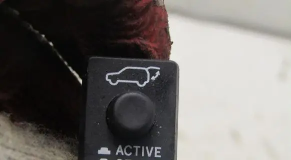 Mitsubishi Outlander Tailgate/trunk/boot open switch 15A257