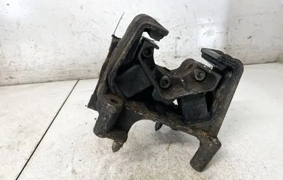 Opel Vectra B Engine mount bracket 90496729