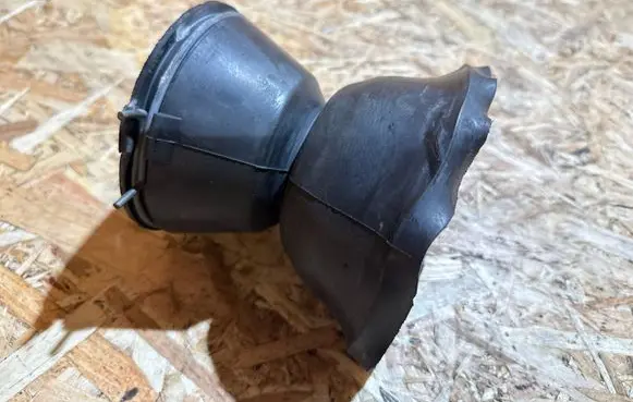 Volvo S60 Steering tie rod boot 9485391