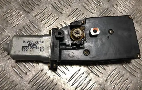 Nissan Maxima Sunroof motor/actuator 912952Y020 8331003140