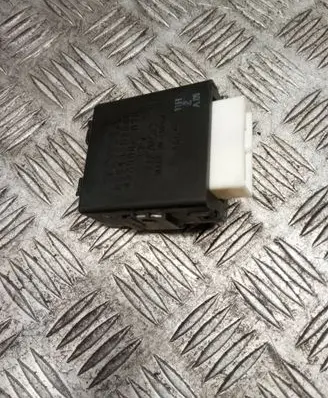 Toyota Auris 150 Window wiper relay 8594002040 4230001070