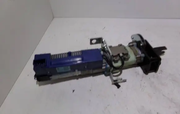Volkswagen PASSAT B6 Tailgate hydraulic pump motor 3C9827384G