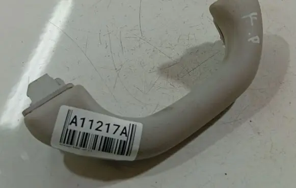 Volkswagen PASSAT B6 Front interior roof grab handle 1K0857607H