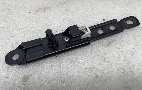 Tesla Model X Seat belt adjustment rail F4075