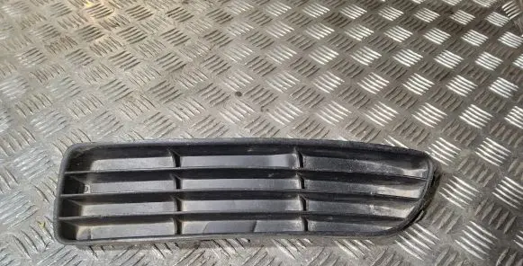 Audi A4 S4 B5 8D Front bumper lower grill 8D0807345B