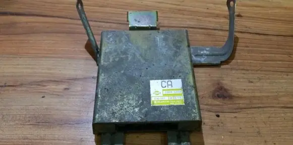 Nissan NX 100 Engine control unit/module 2260462c01 edc-n83