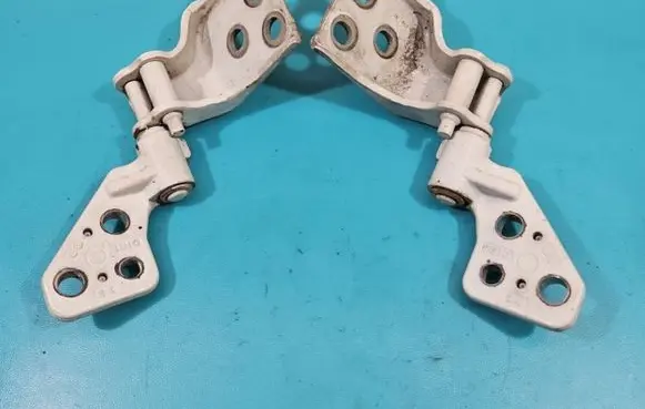 Rear door hinge set