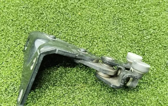 Man TGE 1gen Sliding door upper roller guide/hinge 7C0843436 18058055946