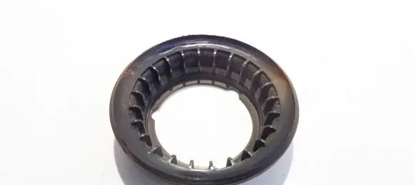 Ford Mondeo Mk III Front coil spring rubber mount 