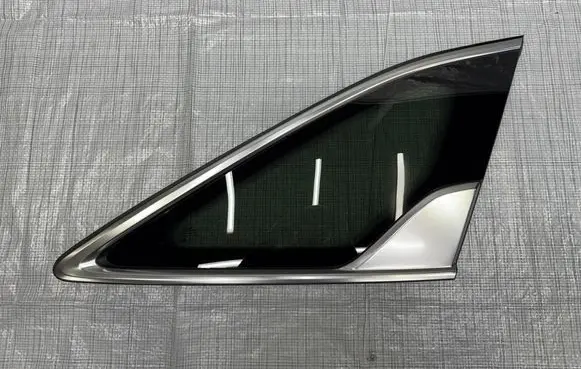 KIA Sorento IV Rear side window