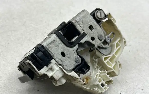 Dodge Durango III Rear door lock P04589922AH T5AKD1307 P1348