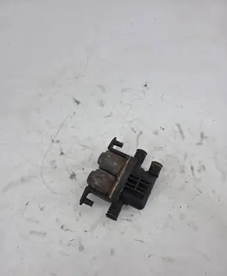BMW 7 E38 Coolant heater control valve 8374995