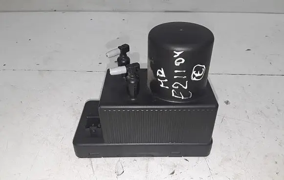 Mercedes-Benz E W211 Central locking vacuum pump 2038000048