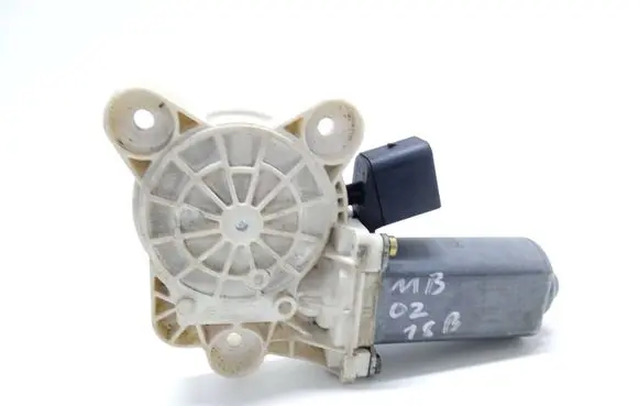 Mercedes-Benz C W203 Front door window regulator motor A2118201842 7746002818 990596101