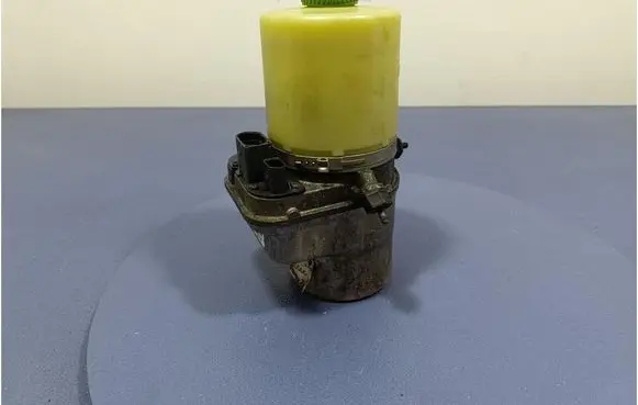 Skoda Fabia Mk2 (5J) Power steering pump 6R0423156C