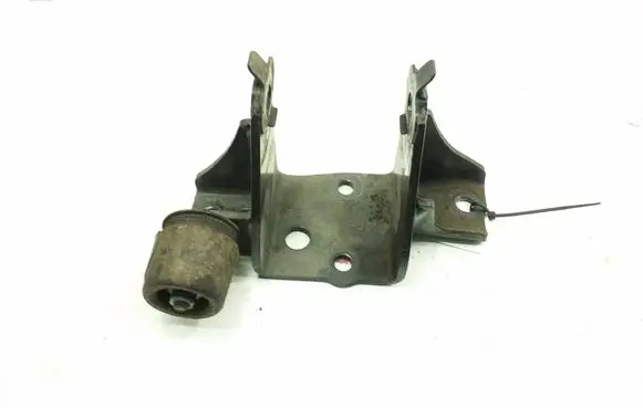 Toyota Verso Engine mounting bracket 123250R050