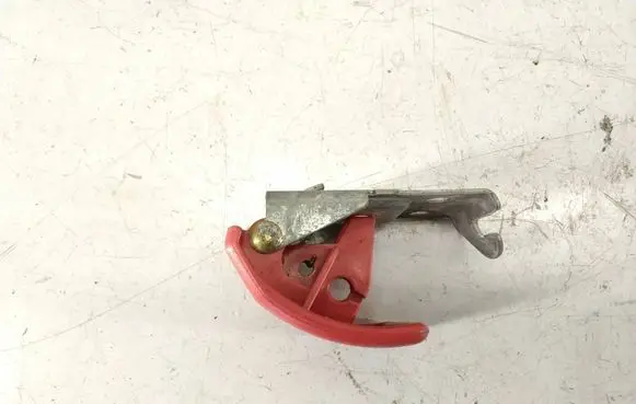 Volvo S40, V40 Engine bonnet (hood) release handle