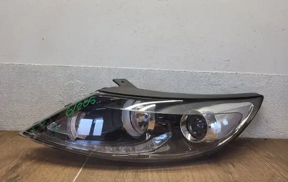 KIA Sportage Headlight/headlamp 921013U250 01130401