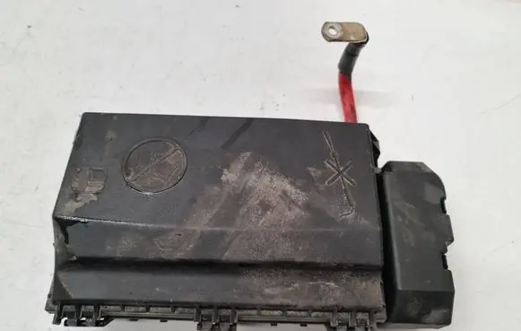 Opel Astra J Fuse module C11000139