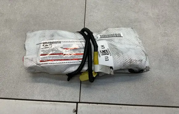 Nissan X-Trail T32 Seat airbag 