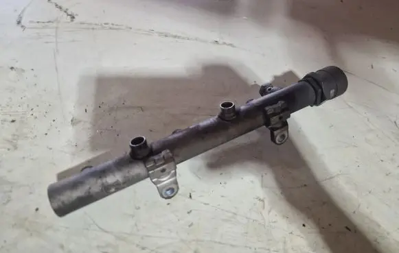 Volkswagen Touareg I Fuel main line pipe 059130090AG