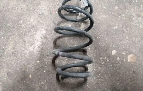 Nissan Qashqai Front coil spring
