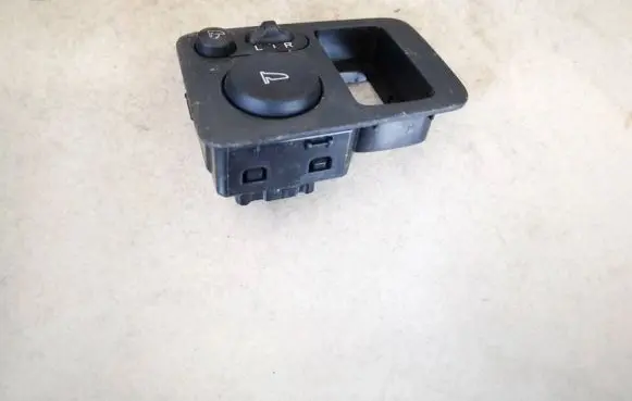 Honda CR-V Wing mirror switch m33212