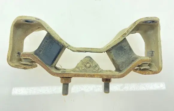 Subaru Outback Gearbox mount 41022AC180